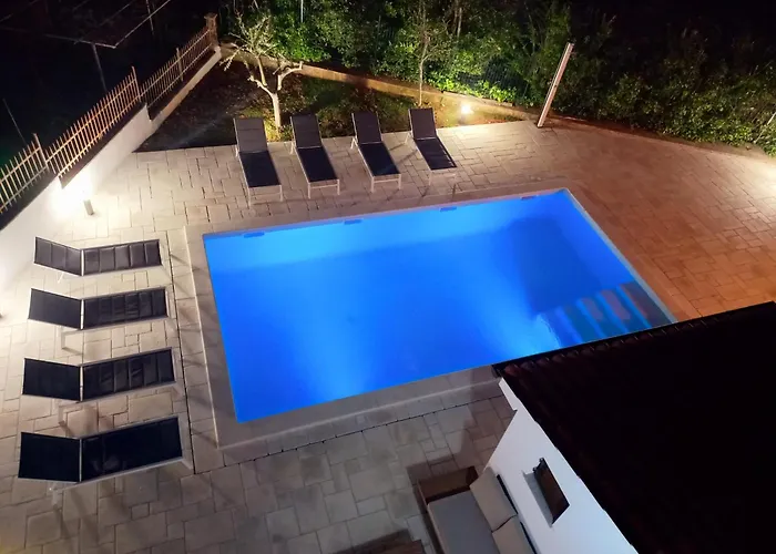 Big Swimming Pool Moonvidal Residence