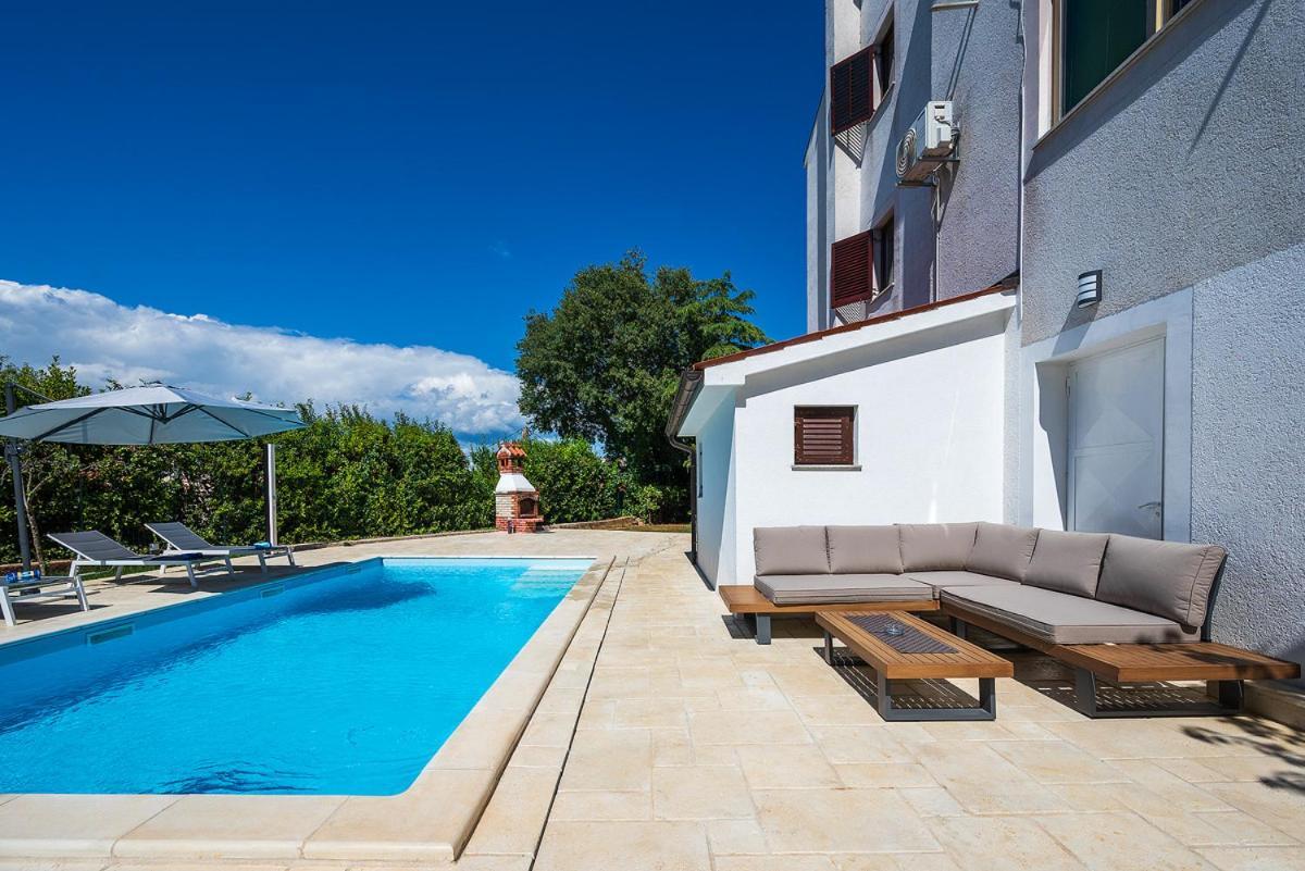 Big Swimming Pool Moonvidal Pula