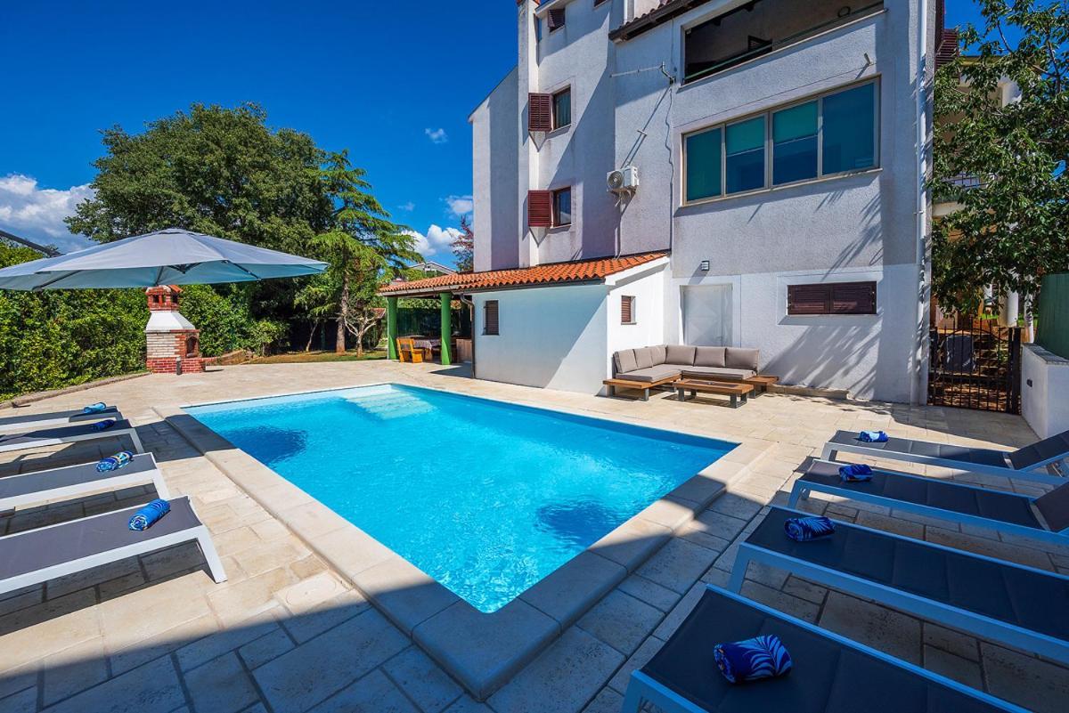 Big Swimming Pool Moonvidal Pula