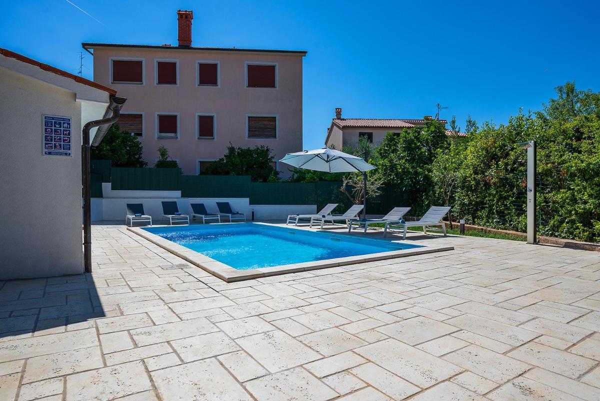 Big Swimming Pool Moonvidal * Pula