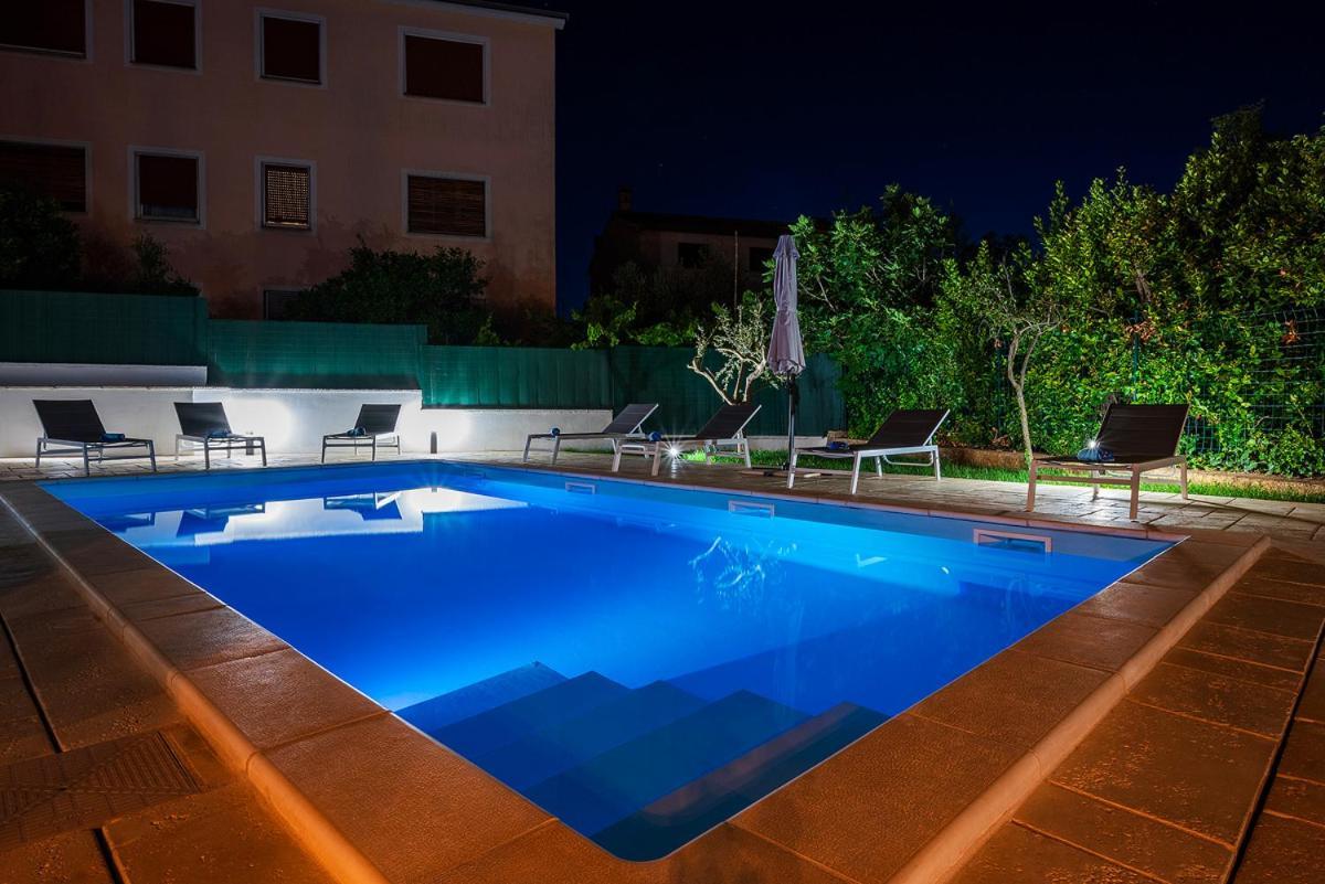 Big Swimming Pool Moonvidal * Pula